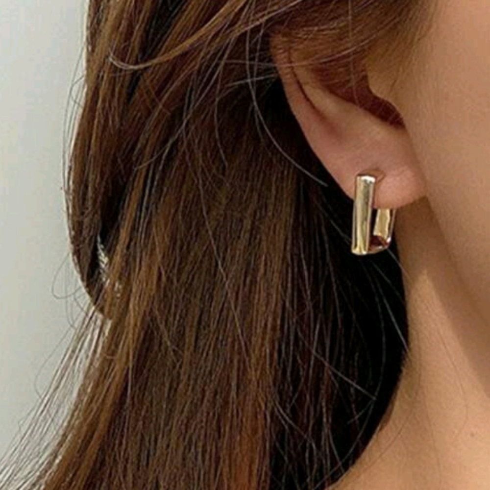 New Design Geometric Metallic Square Shape Hoop Earrings For Women NWT - Picture 1 of 4